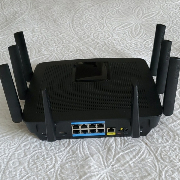 Linksys EA9400 Max-Stream AC5000 Wi-Fi Router - Picture 1 of 8